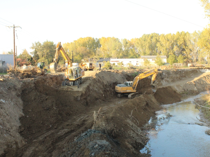 Καθαρισμός του ποταμού Καράμπαλη στην Καρδίτσα  από την Περιφέρεια Θεσσαλίας