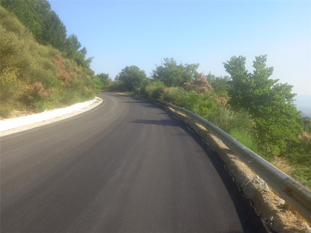 Ασφαλτοστρώσεις σε συνολικό μήκος 3 χλμ. από την Περιφέρεια Θεσσαλίας στο δρόμο Μητρόπολη -Τσαρδάκι