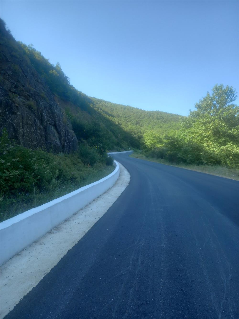 Ασφαλτοστρώσεις σε συνολικό μήκος 3 χλμ. από την Περιφέρεια Θεσσαλίας στο δρόμο Μητρόπολη -Τσαρδάκι