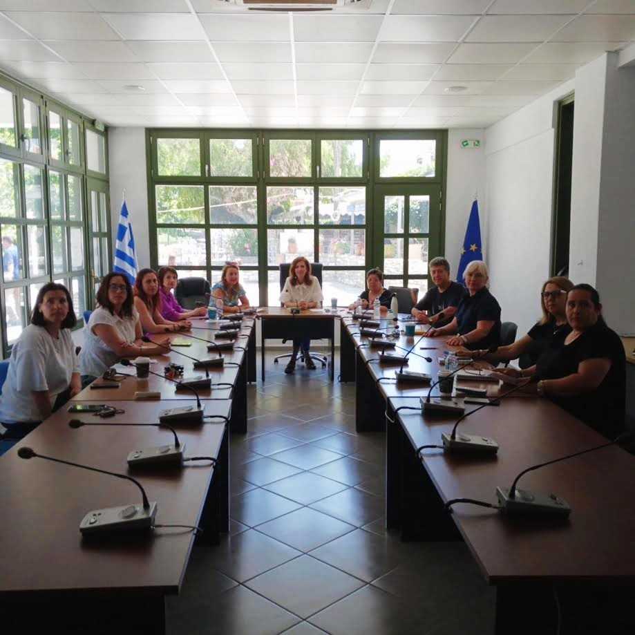 Συνάντηση Α. Κομήτσα με στελέχη των κοινωνικών δομών στις Σποράδες Επί τάπητος τα προβλήματα που αντιμετωπίζουν σε Σκιάθο, Σκόπελο και Αλόννησο