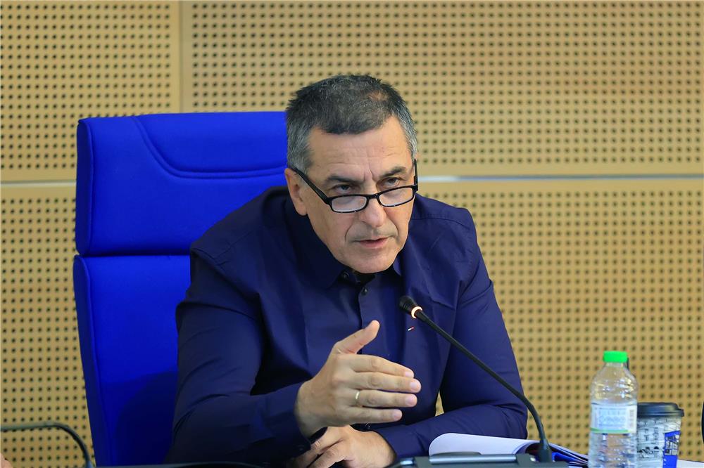 Απινιδωτές δημόσιας πρόσβασης σε φορείς, ομάδες και συλλόγους από την Περιφέρεια Θεσσαλίας