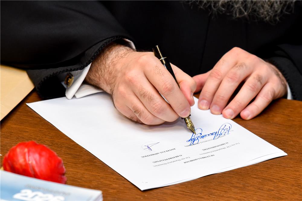 Προγραμματική σύμβαση μεταξύ Περιφερειάρχη Θεσσαλίας  Δημ. Κουρέτα και Μητροπολίτη Ελασσόνας κ. Χαρίτωνα  