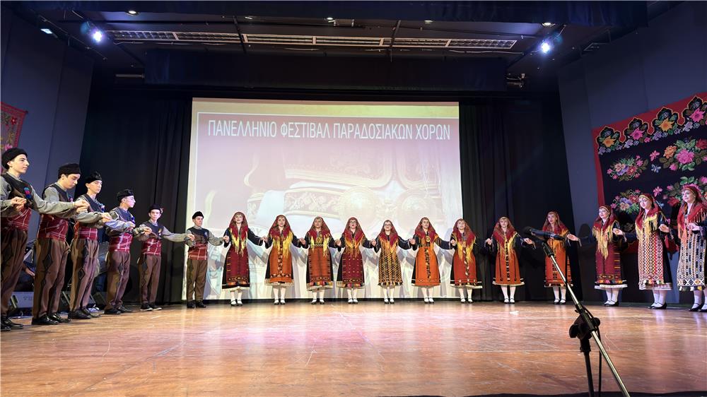 Βασίλης Σίμος: «Ο παραδοσιακός χορός είναι ο ζωντανός κρίκος που ενώνει το παρελθόν με το παρόν και το μέλλον»