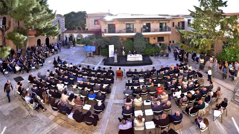 Στην αναγόρευση του Μητροπολίτη Μεσογαίας ο Δ. Κουρέτας